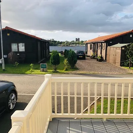 Dees Hot Tub Breaks Tattershall Lakes The Ramparts 20 Exterior photo