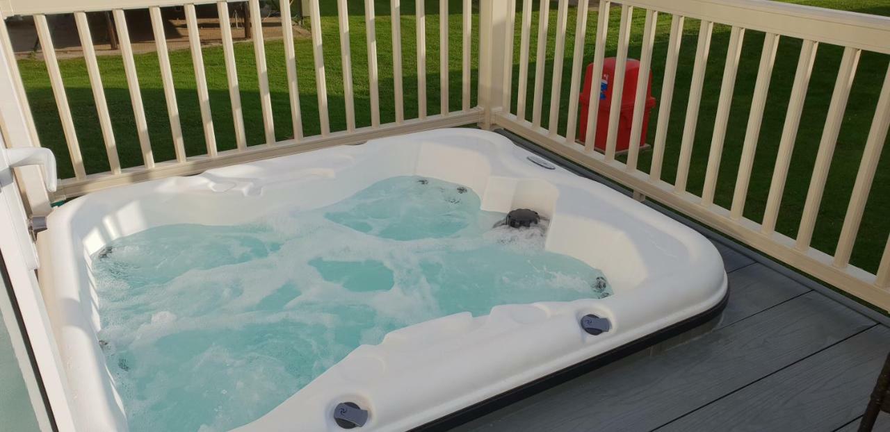 Dees Hot Tub Breaks Lakes The Ramparts 20